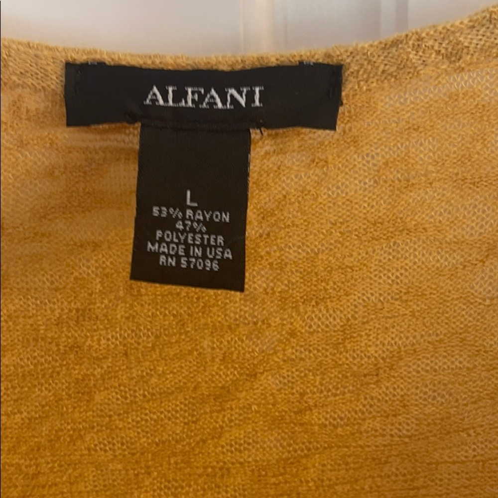 Sweater - Picture 2 of 5
